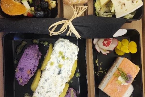 plateaux repas entreprise au bureau 